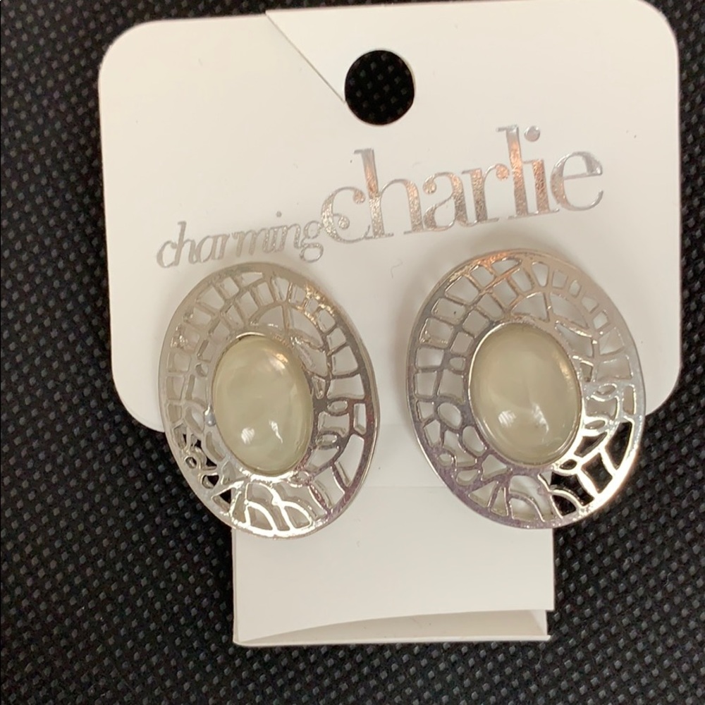 Earrings - Picture 4 of 6